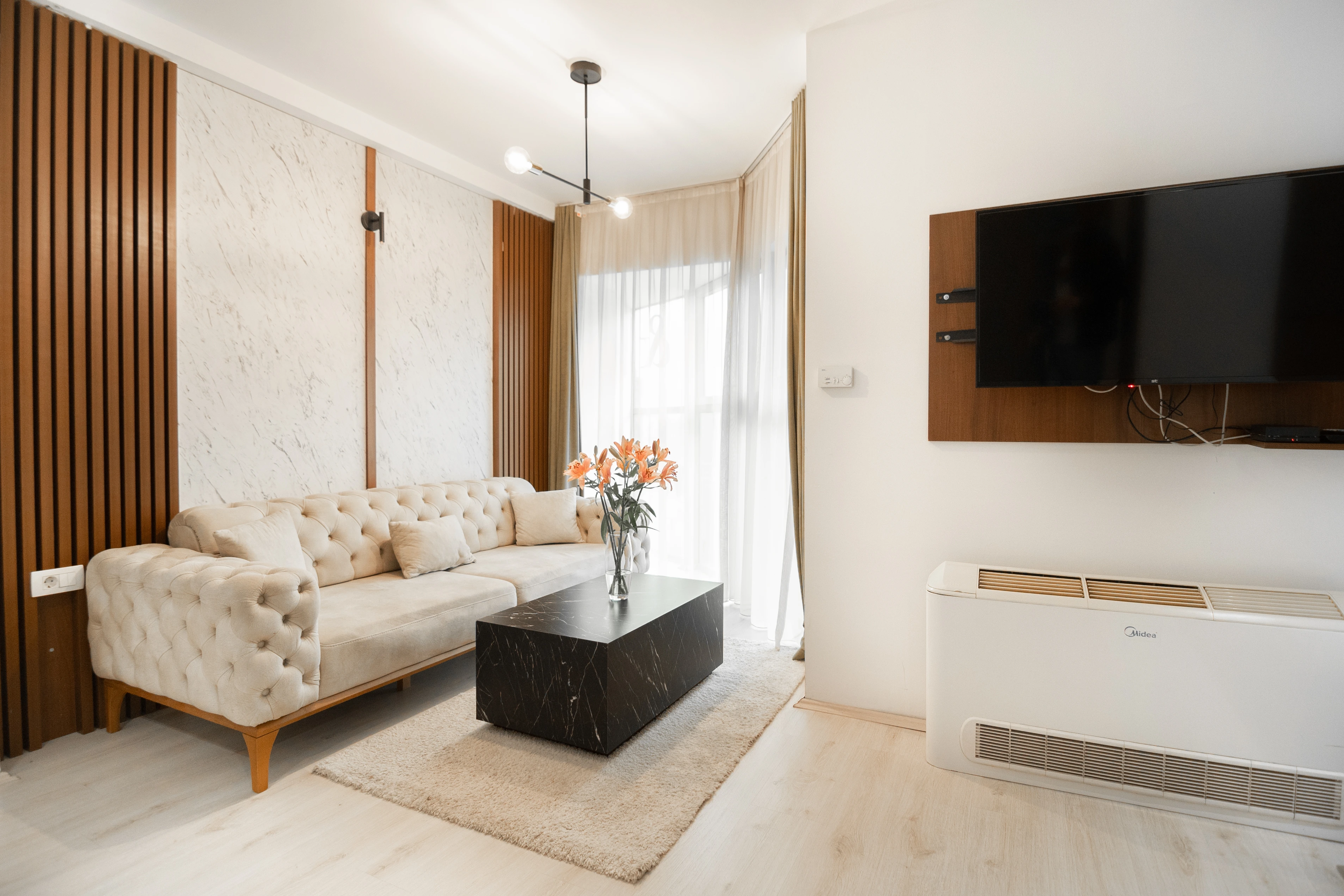 403 - Junior Suite - City View photo 2