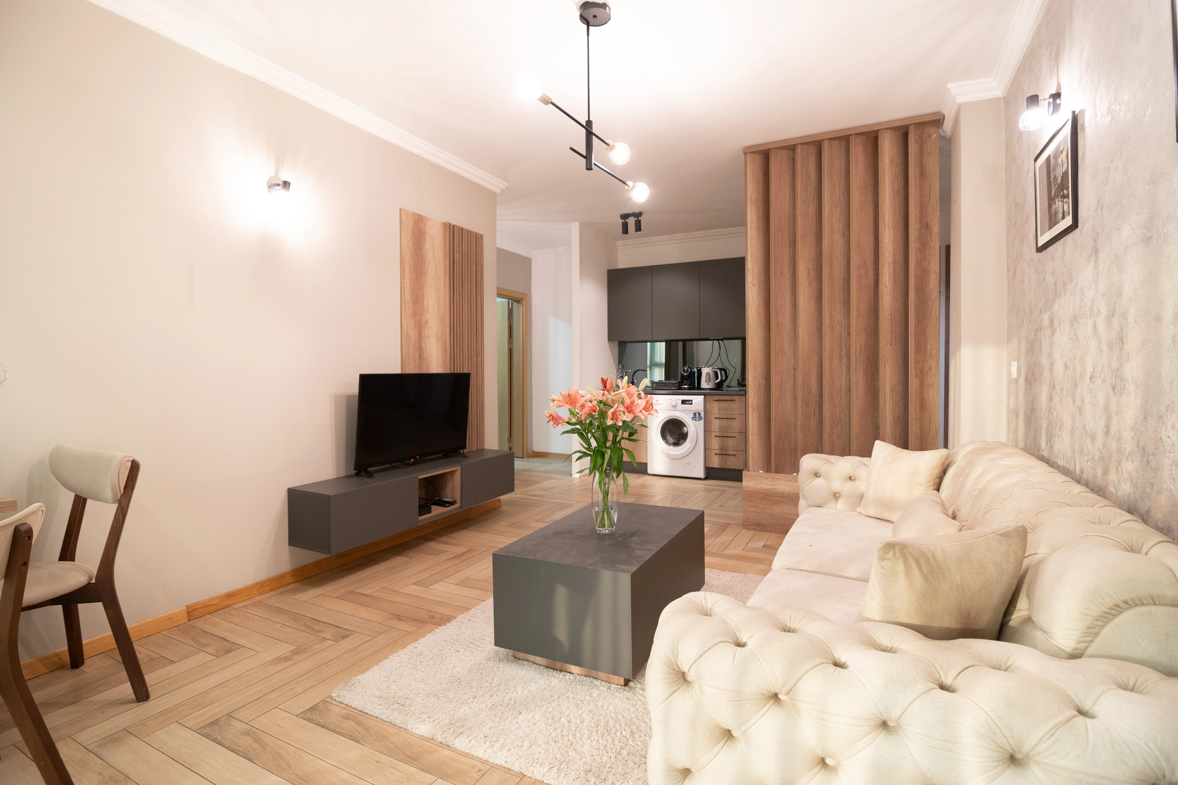 505 - One Bedroom Apartment - City View photo 3