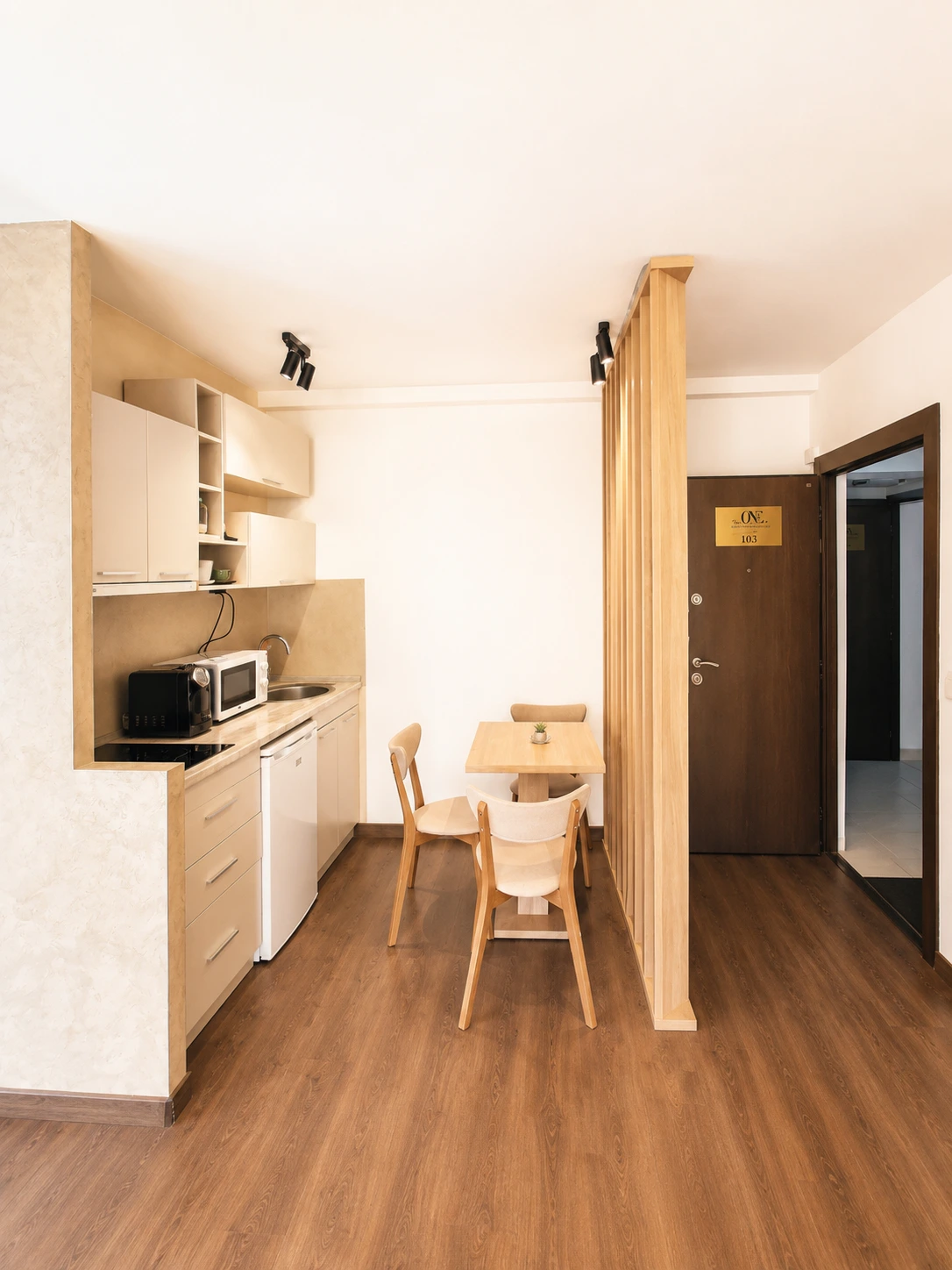 405 - One Bedroom Apartment - City View photo 7