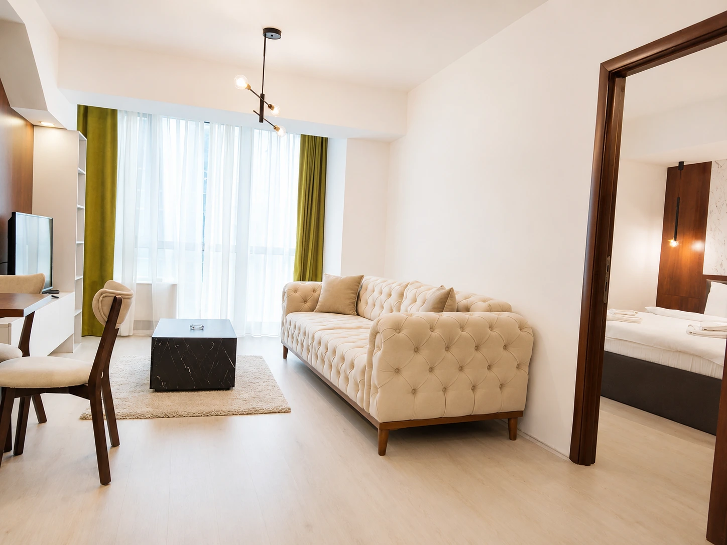 401 - One Bedroom Apartment - Silent Side photo 3