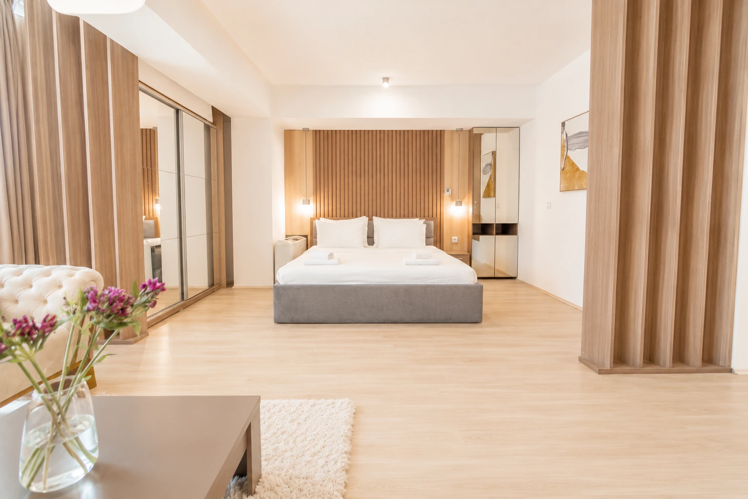 501 - Prestige Senior Suite – Quiet Side photo 2