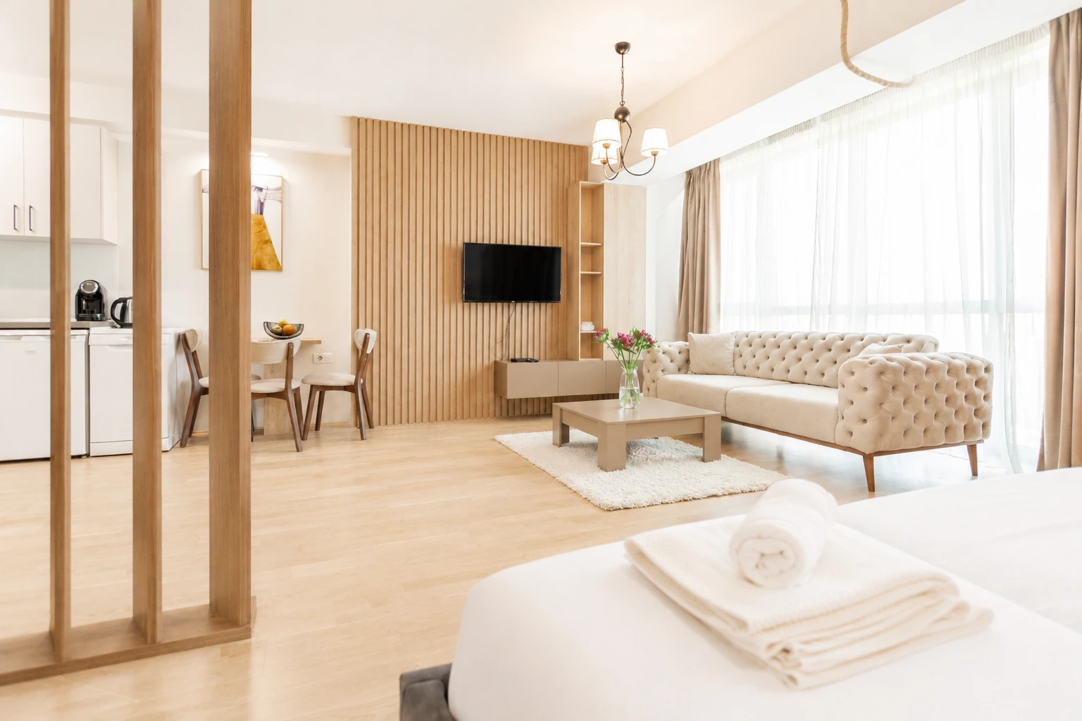 501 - Prestige Senior Suite – Quiet Side photo 3