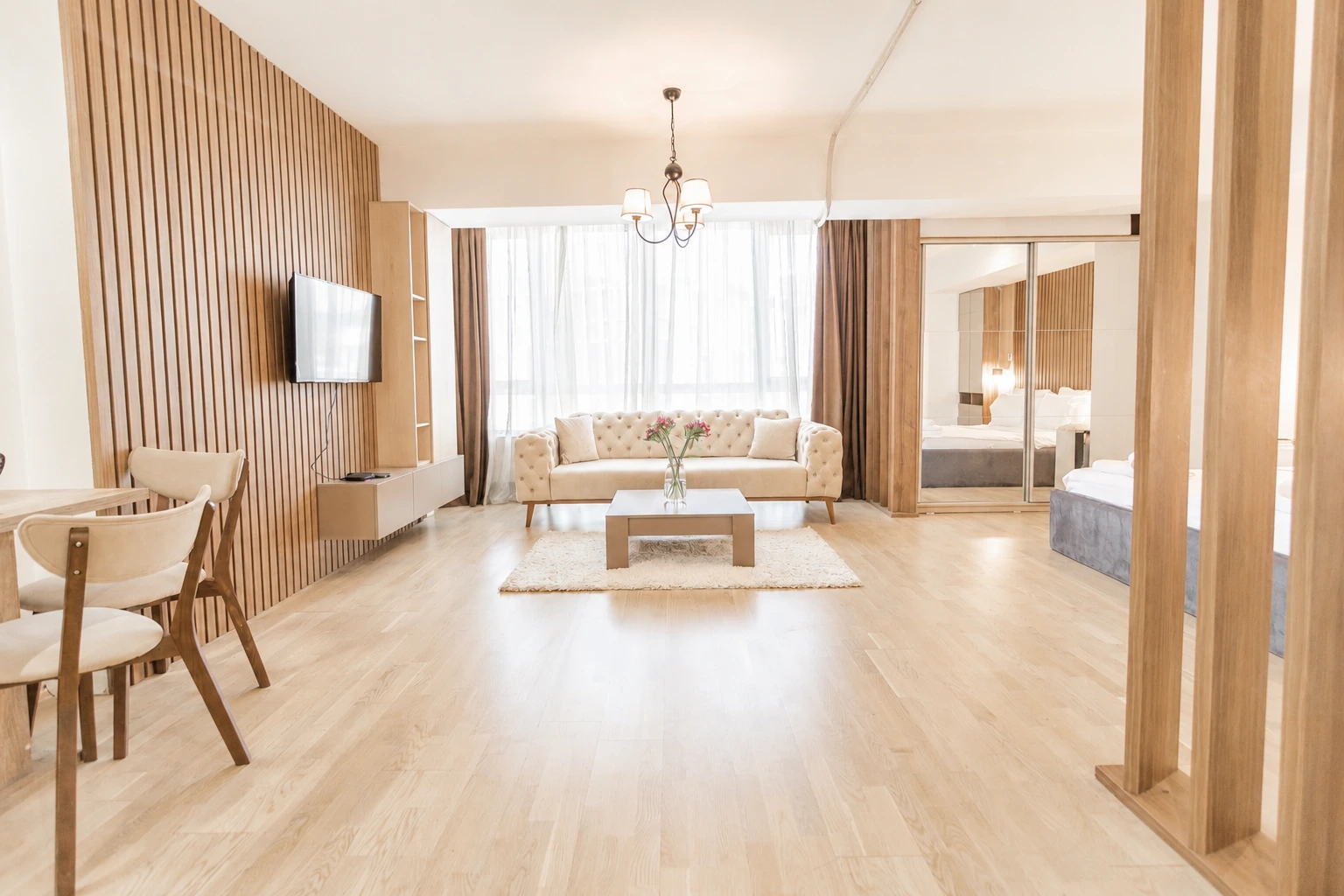 501 - Prestige Senior Suite – Quiet Side photo 5