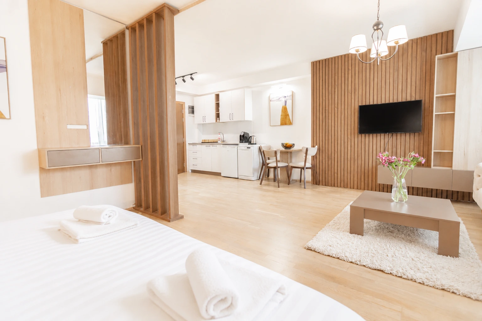 501 - Prestige Senior Suite – Quiet Side photo 6