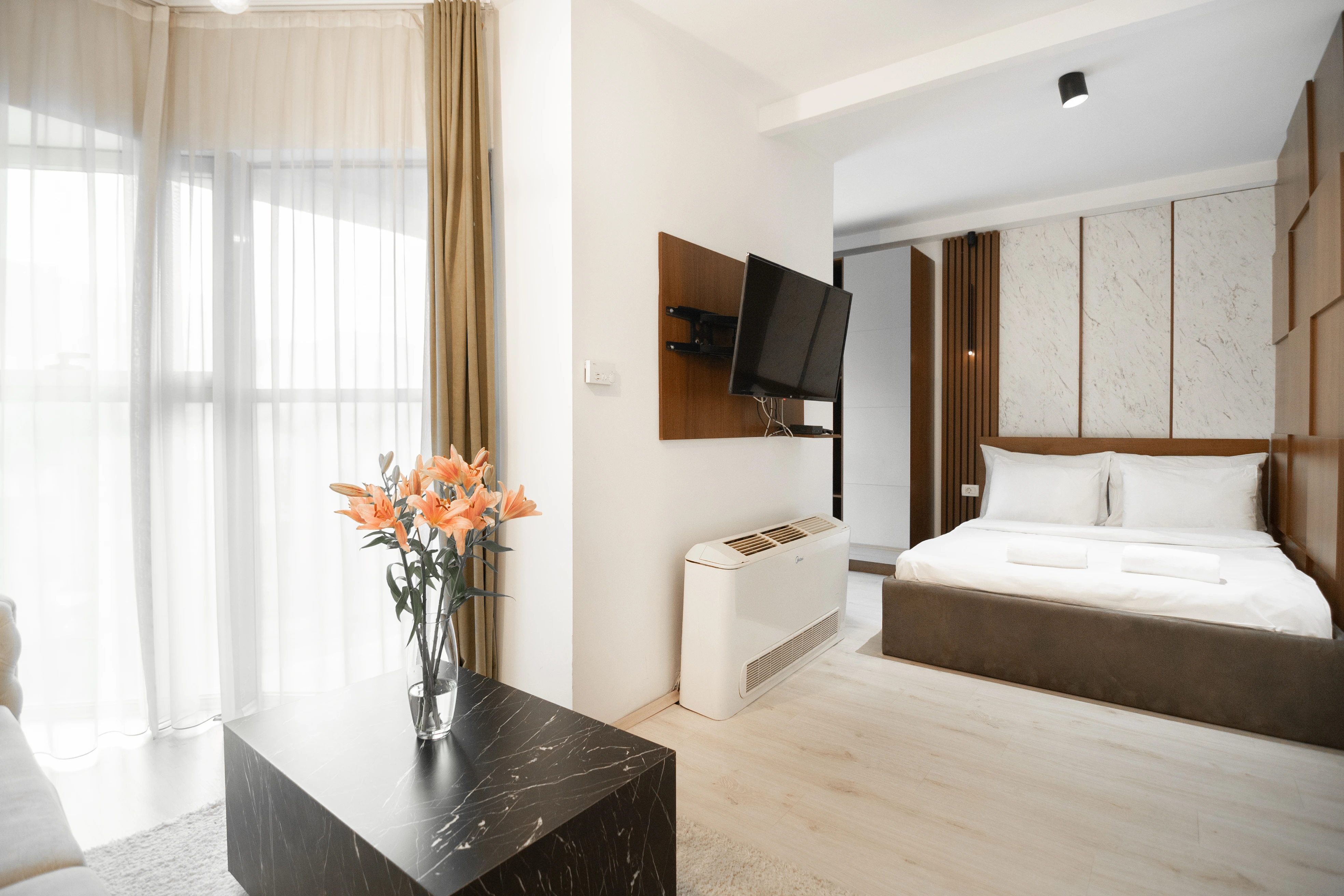 403 - Junior Suite - City View photo 4