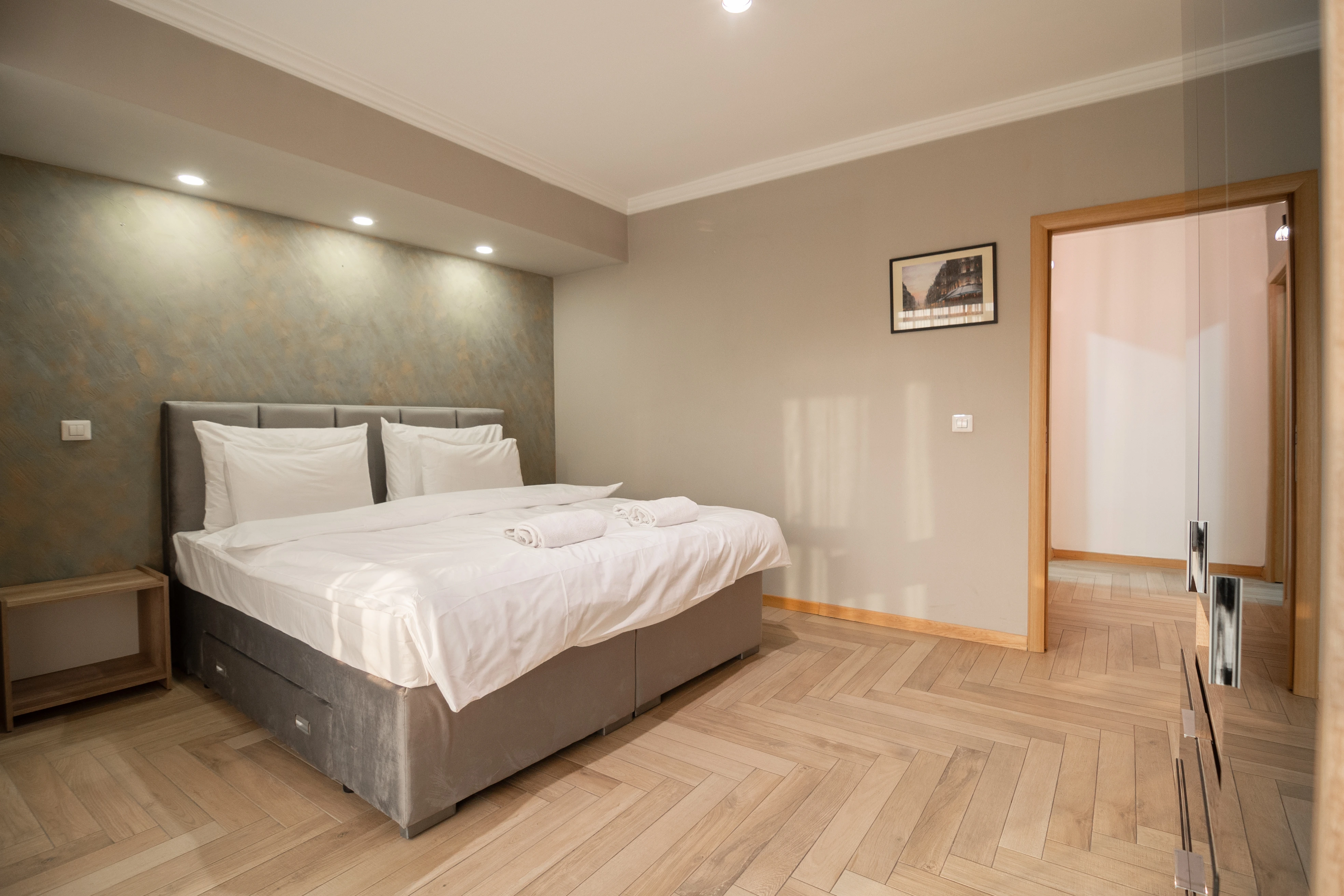 505 - One Bedroom Apartment - City View photo 12